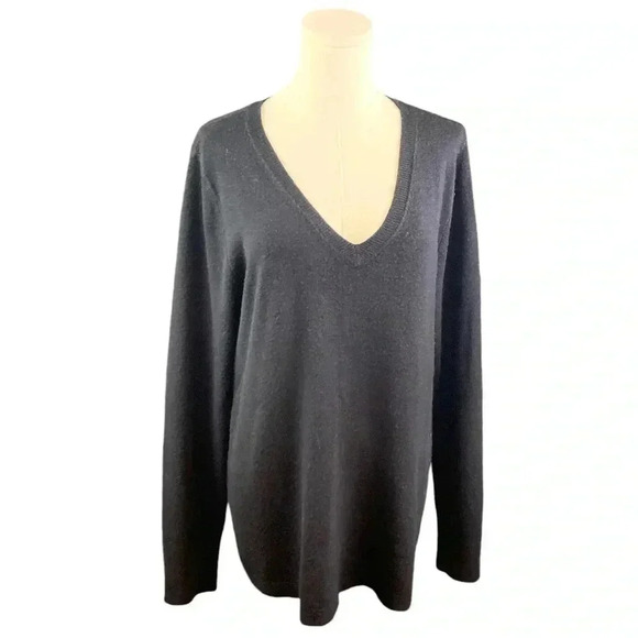 Croft & Barrow V Neck‎ Black Sweater - Picture 1 of 2